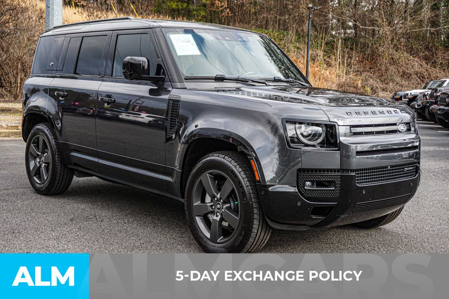 Used 2023 Gray Land Rover X-Dynamic SE image 4