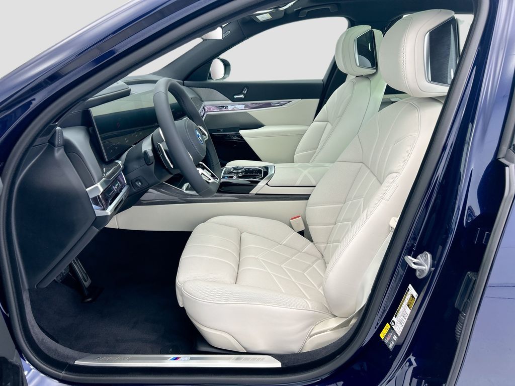 Thumbnail: 2026 BMW i7 - 18