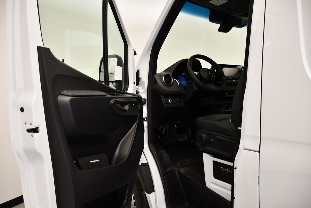 Thumbnail: 2026 Mercedes-Benz Sprinter - 25