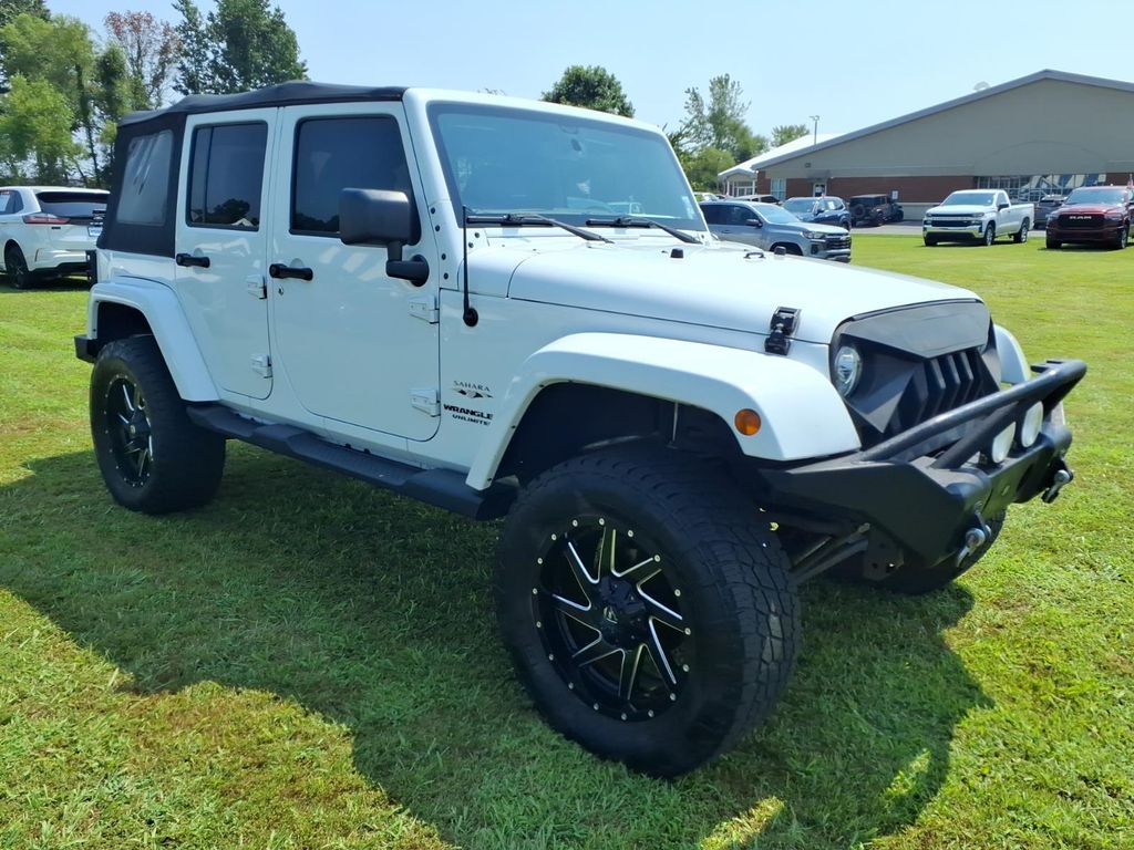  2017 Jeep Wrangler Unlimited Sahara 4WD   