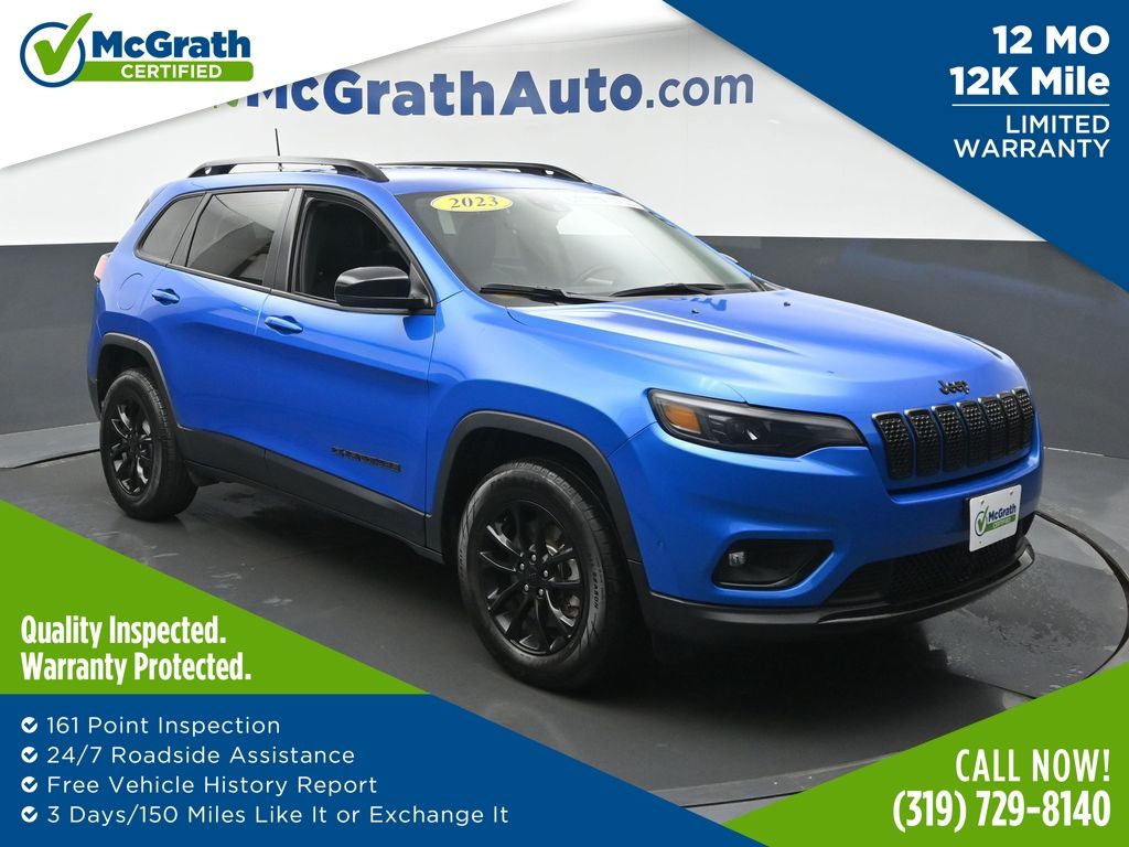  2023 Jeep Cherokee Altitude 4WD   