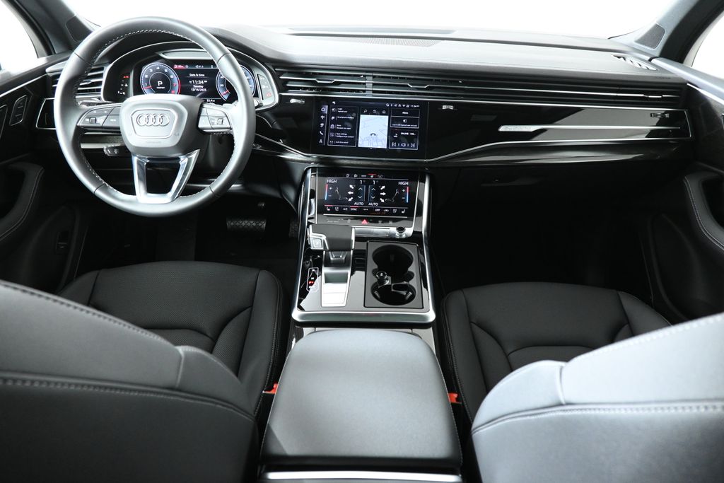 Thumbnail: 2026 Audi Q7 - 4