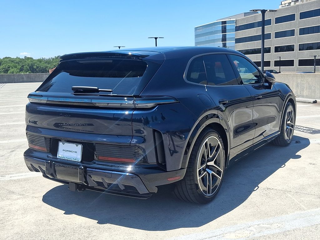 Thumbnail: 2026 Porsche Cayenne - 8