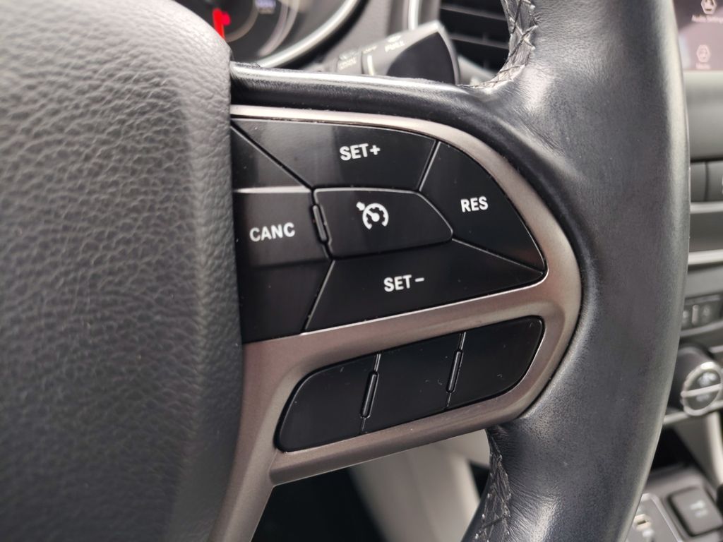 Used Car 2020 Jeep Cherokee  Latitude Plus For Sale Under $20,000 In Austin, Texas