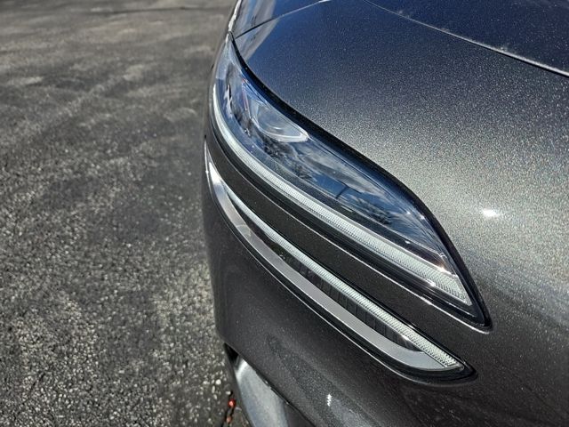 2025 Genesis G70  14