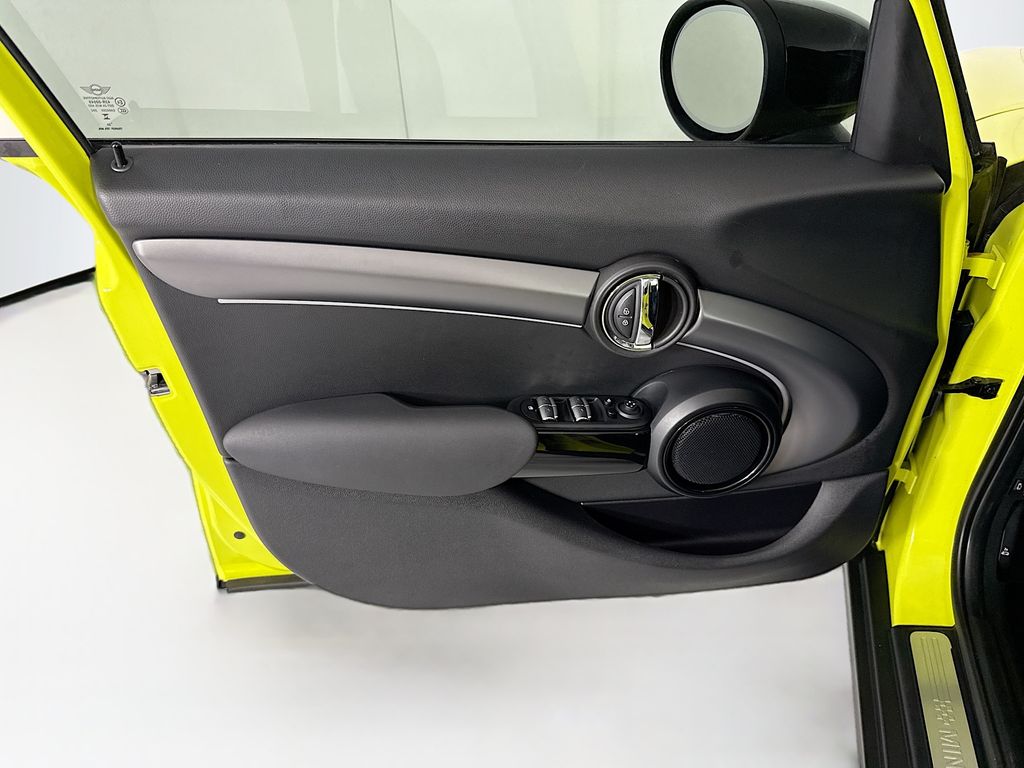 Thumbnail: 2024 MINI Cooper - 24