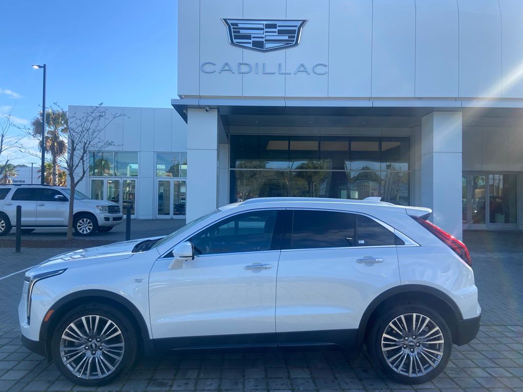 2025 Cadillac XT4 Premium Luxury FWD
