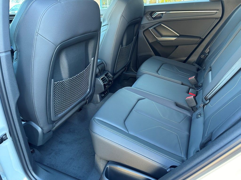 Thumbnail: 2025 Audi Q3 - 13