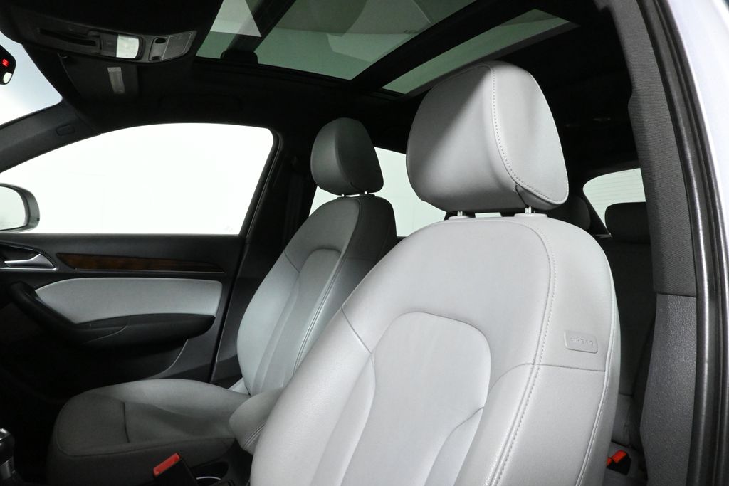 Thumbnail: 2017 Audi Q3 - 15