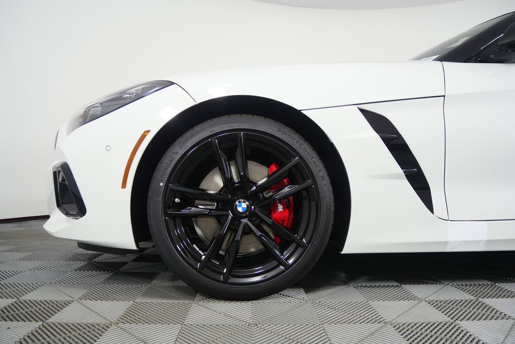 Thumbnail: 2026 BMW Z4 - 8