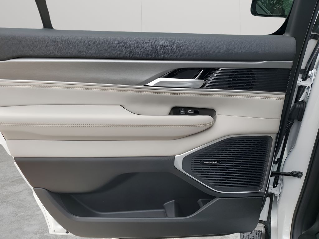 New 2026 White Jeep  image 17