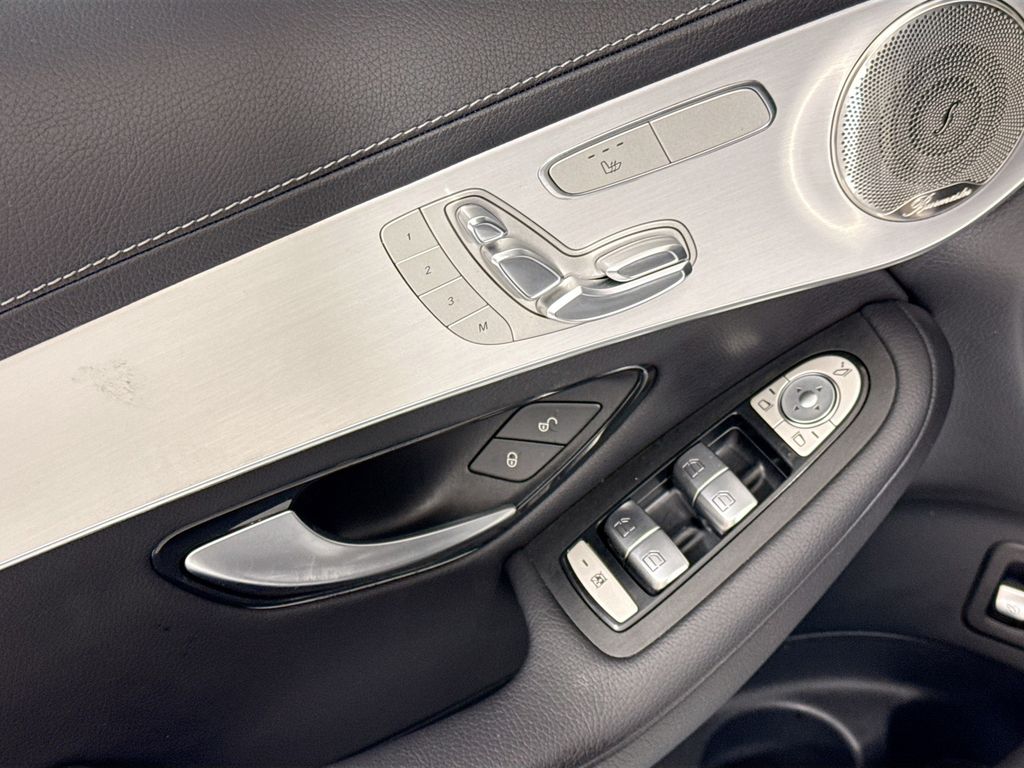 Thumbnail: 2023 Mercedes-Benz GLC - 23