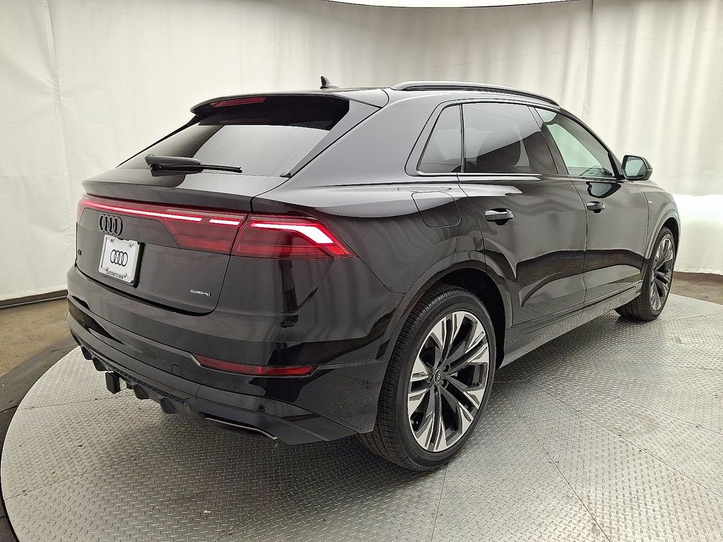 Thumbnail: 2026 Audi Q8 - 3