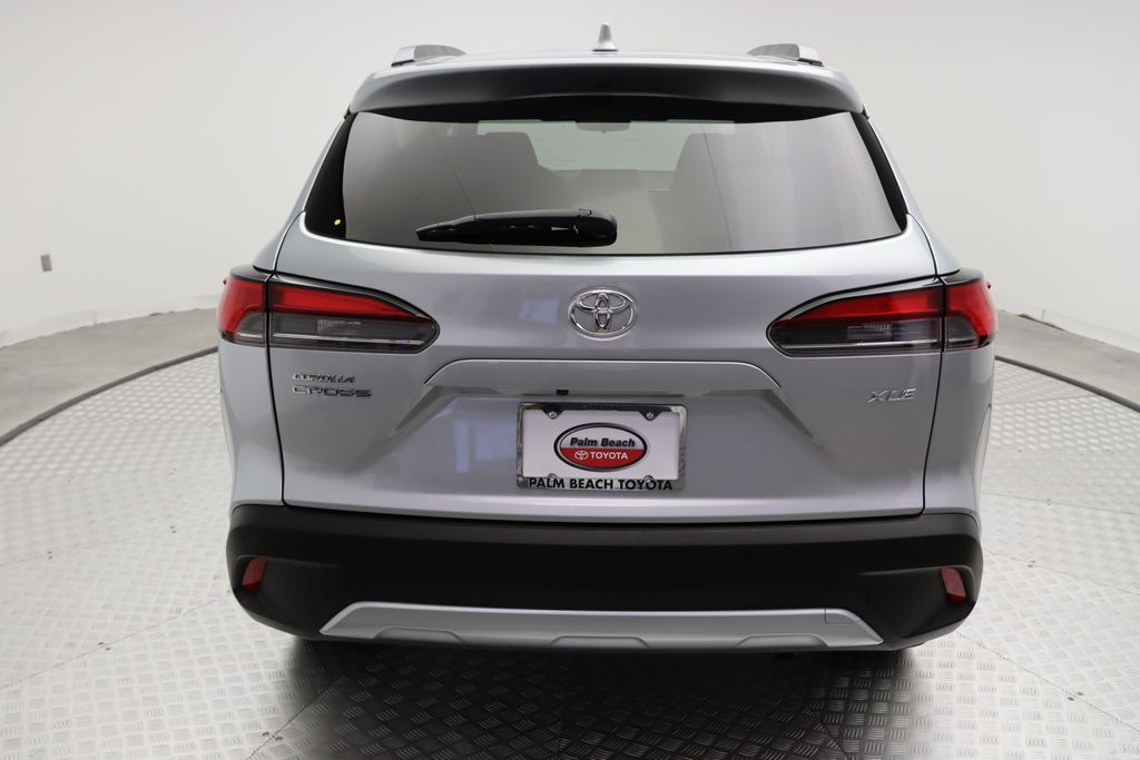 2024 Toyota Corolla Cross XLE 10