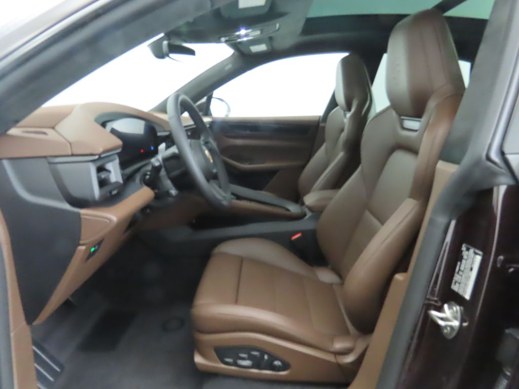 Thumbnail: 2025 Porsche Macan - 5