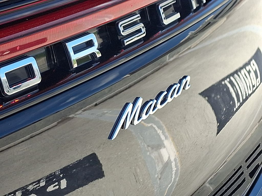 Thumbnail: 2026 Porsche Macan - 31