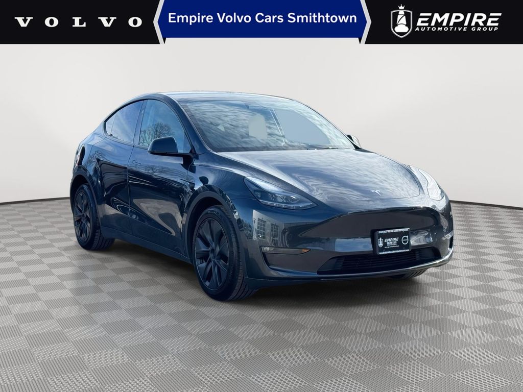 2025 Tesla Model Y Long Range AWD