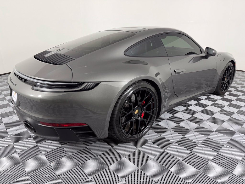 Thumbnail: 2024 Porsche 911 - 10