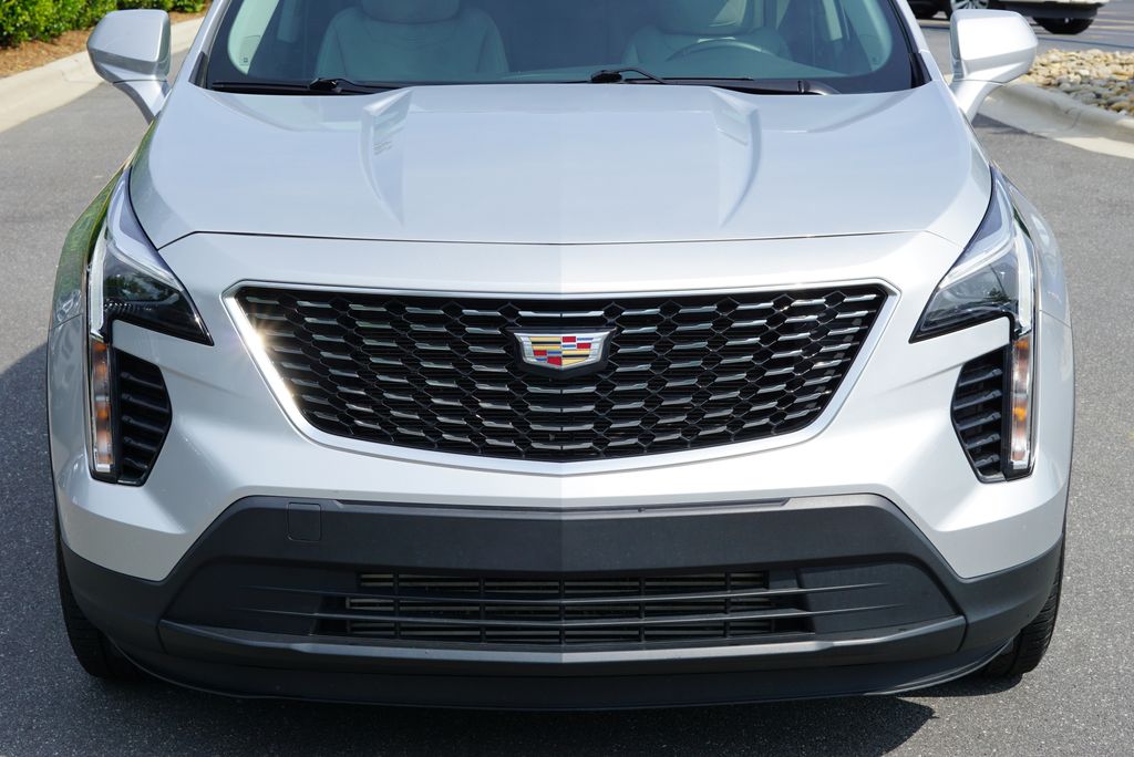 Thumbnail: 2022 Cadillac XT4 - 9