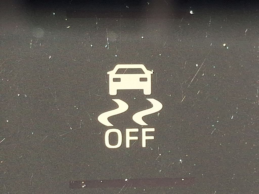 Thumbnail: 2023 Porsche Macan - 26