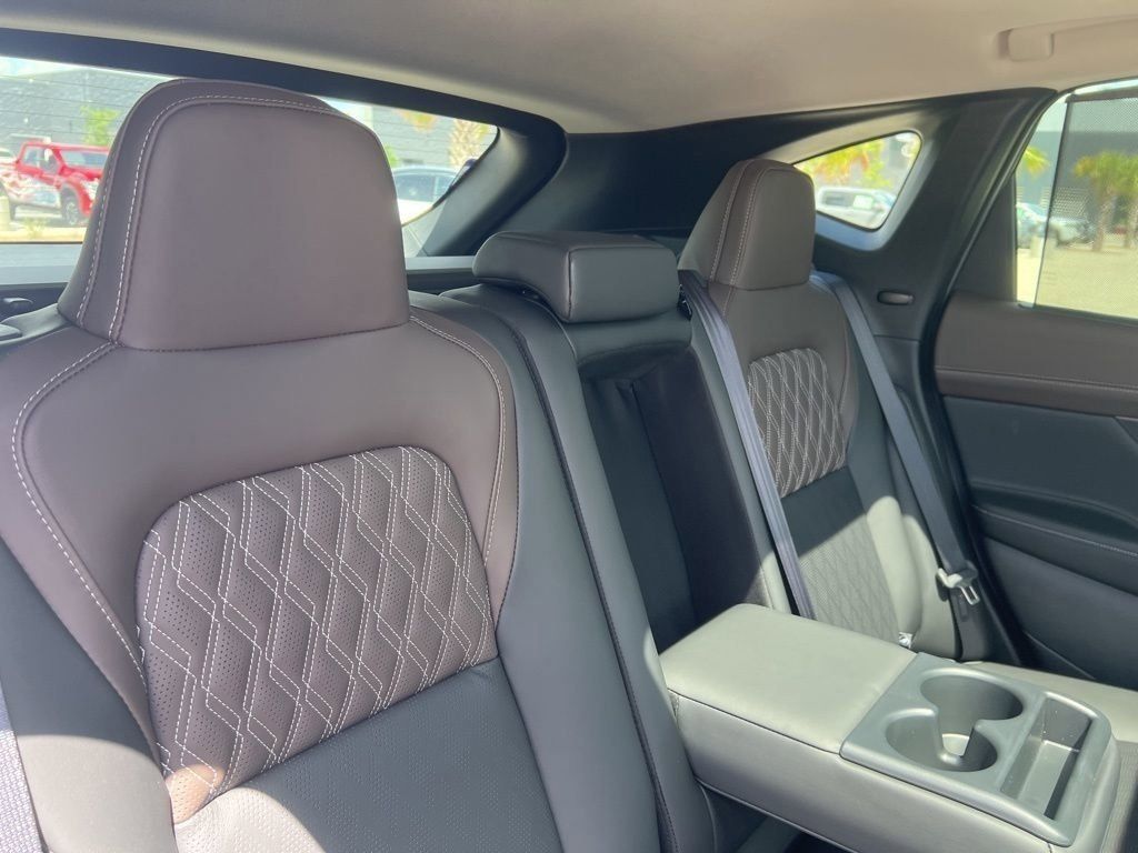 2025 Champagne Silver Metallic Nissan Murano Platinum AWD SUV