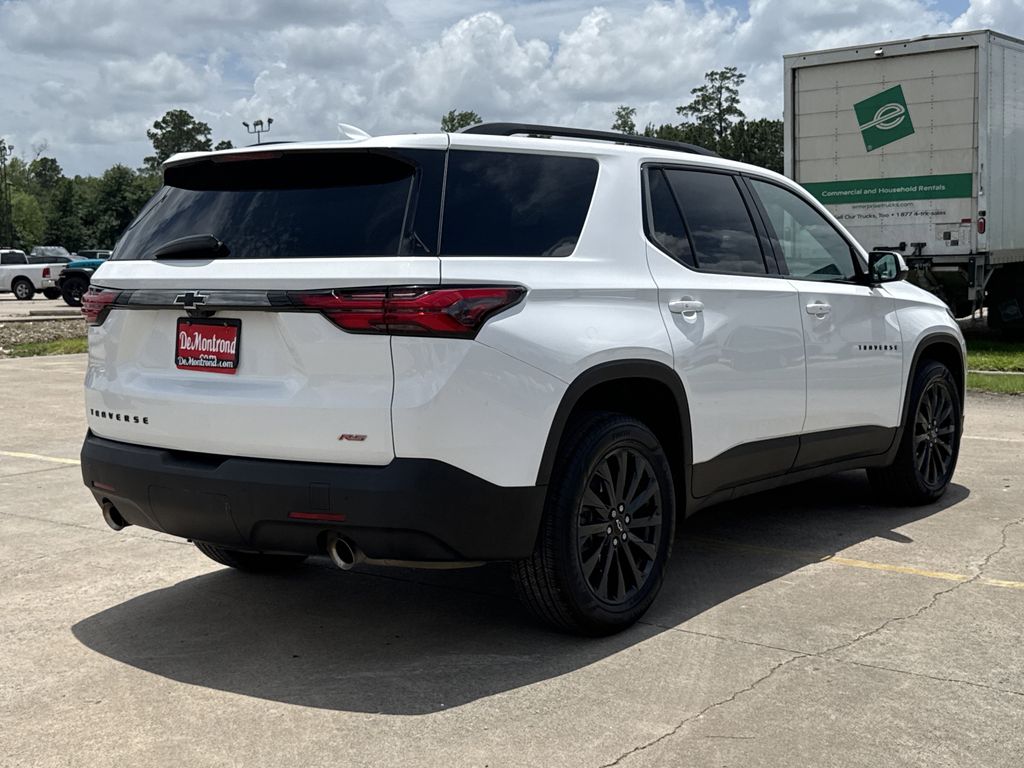 2023 Chevrolet Traverse RS White at Community Kia