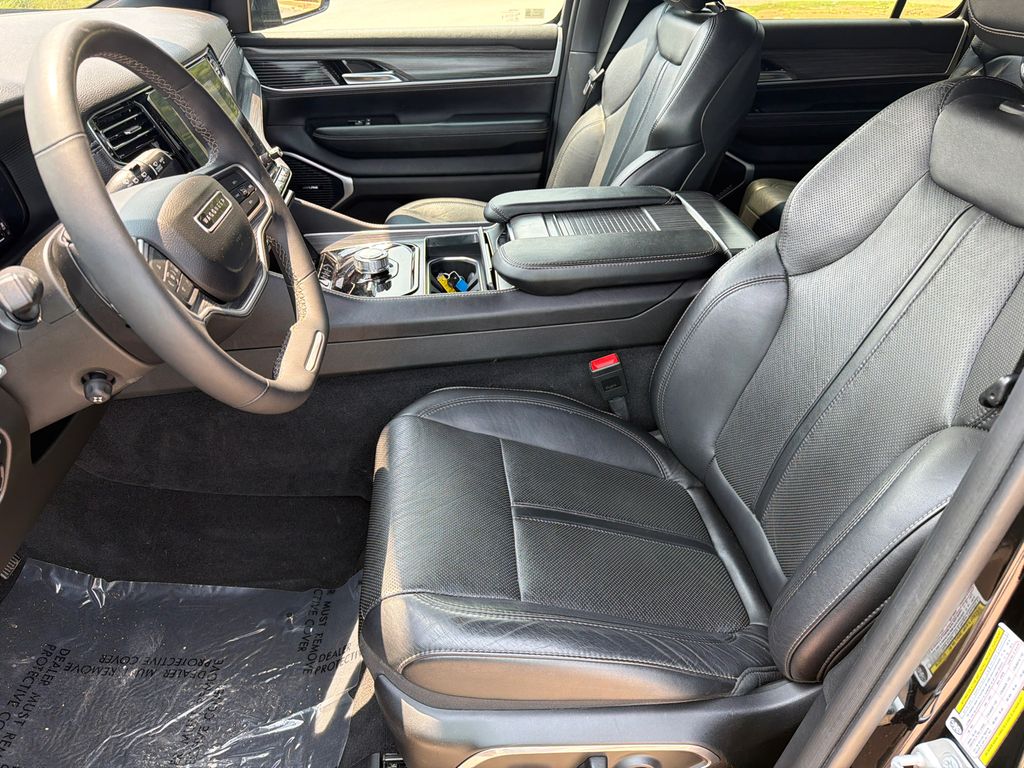 2023 Jeep Wagoneer Series II - Photo 9