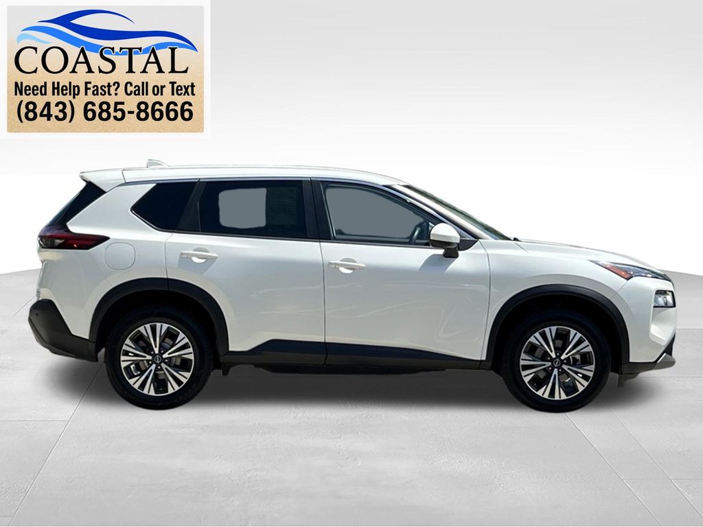 2023 Nissan Rogue SV - 4