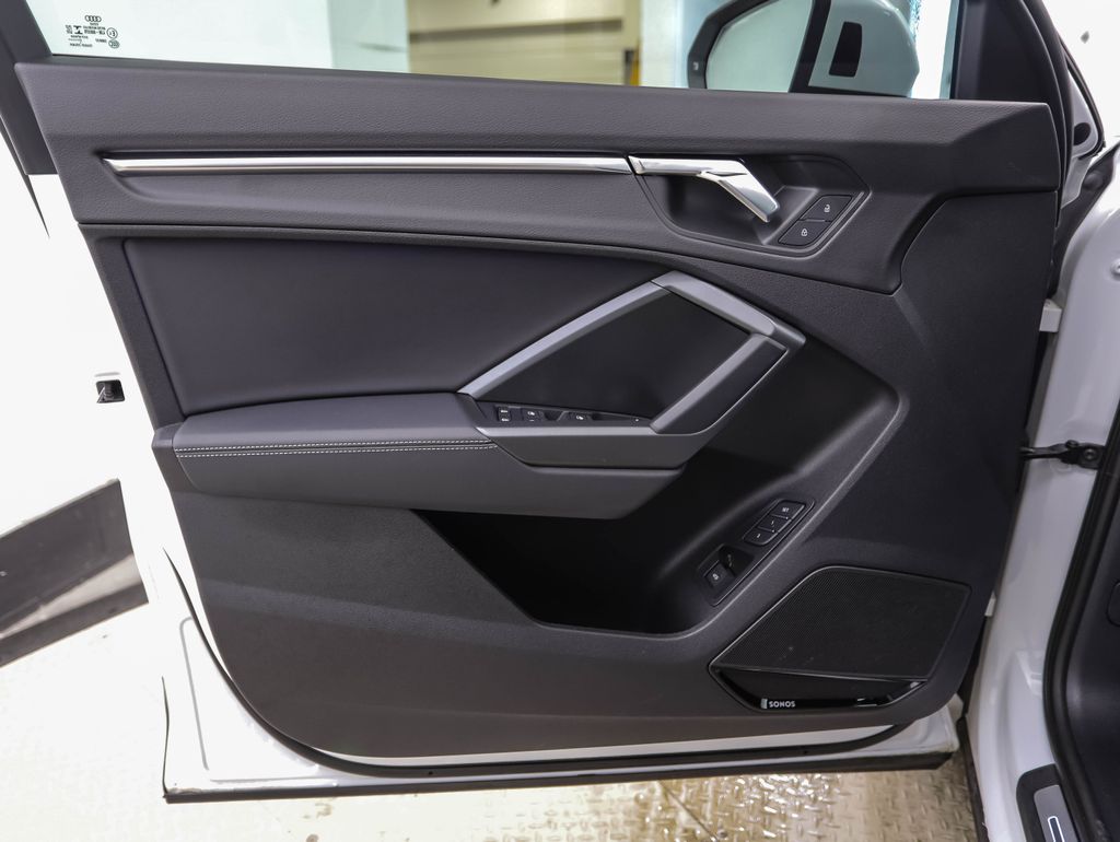 Thumbnail: 2022 Audi Q3 - 9