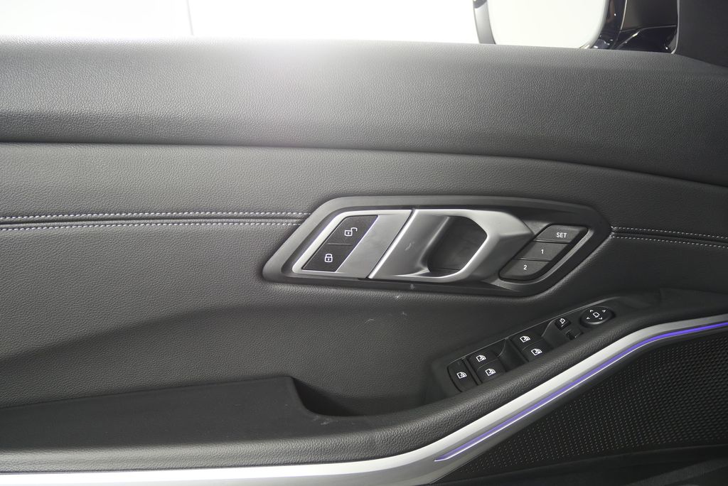 Thumbnail: 2020 BMW 3 Series - 9