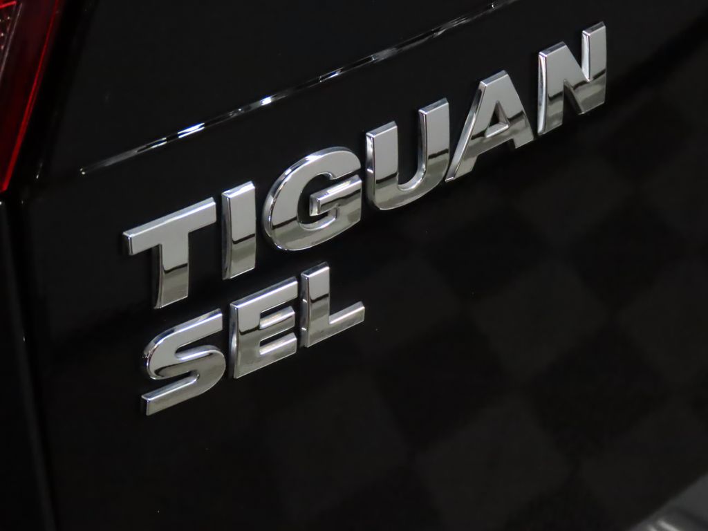 Thumbnail: 2018 Volkswagen Tiguan - 9