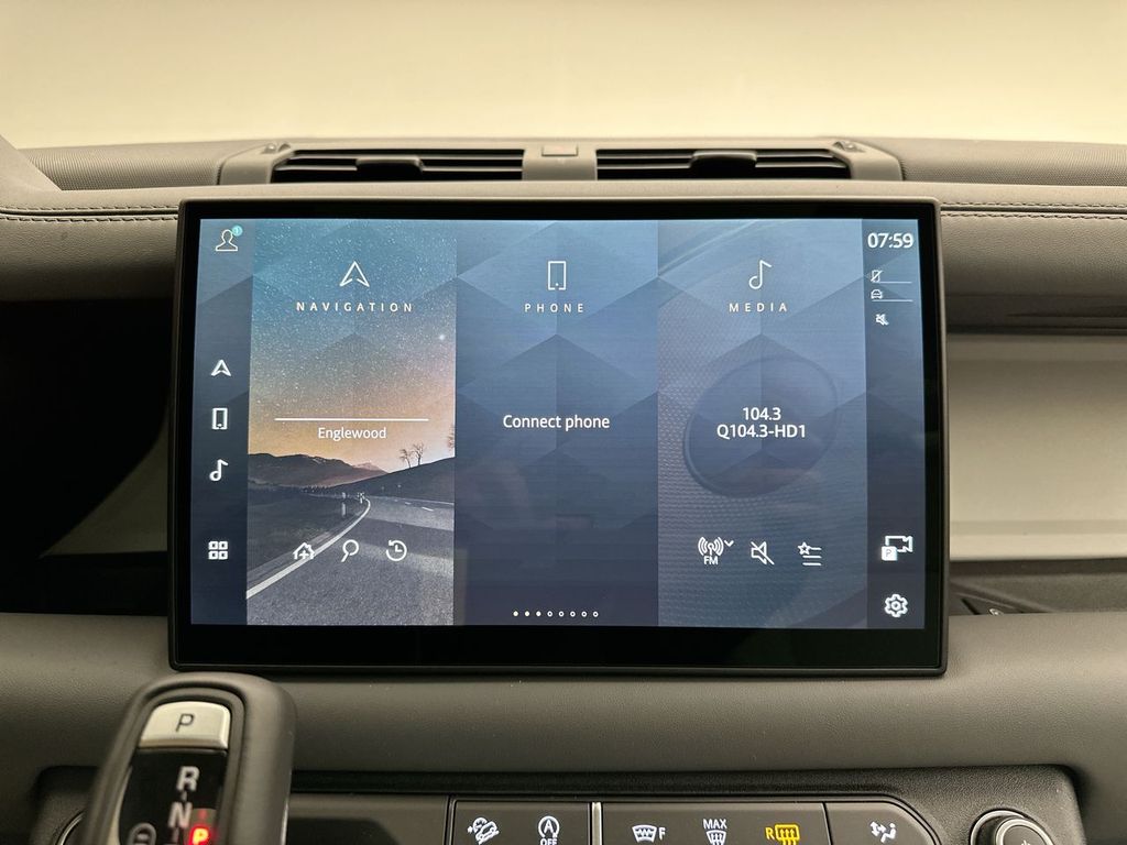 Thumbnail: 2025 Land Rover Defender - 14