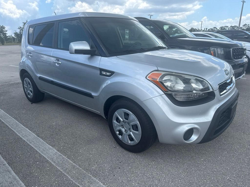 Bright Silver 2012 Kia Soul Wagon Front-Wheel Drive 6-Speed Automatic