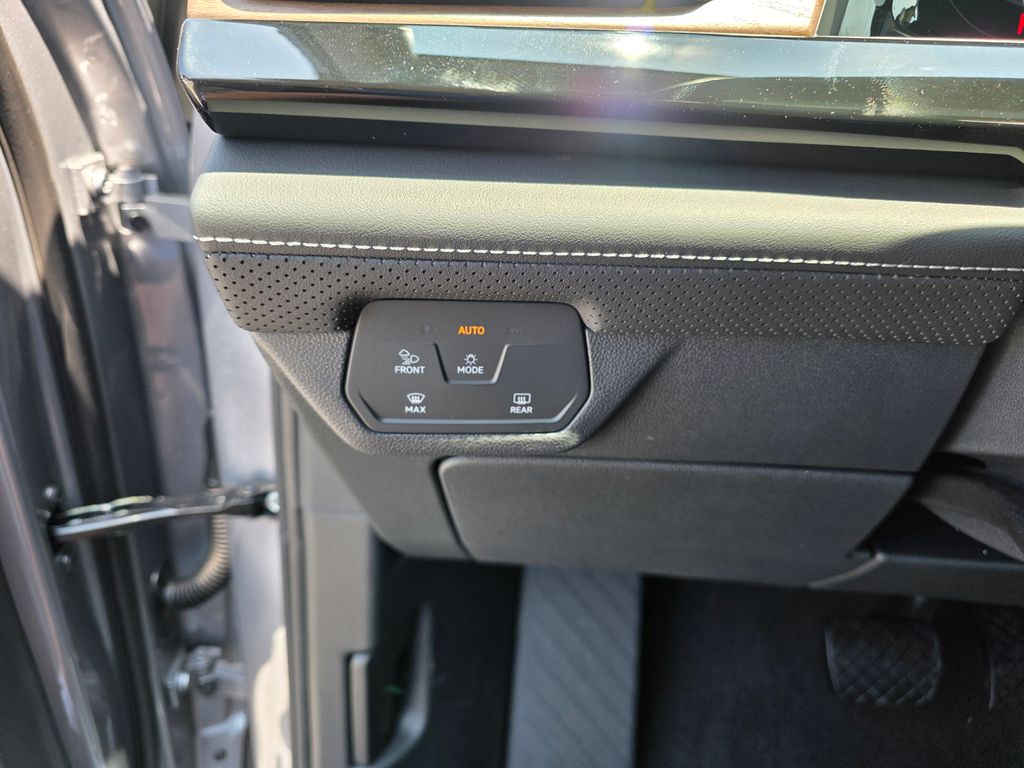 2026 Volkswagen Atlas 2.0T SE Silver at Sutliff Volkswagen