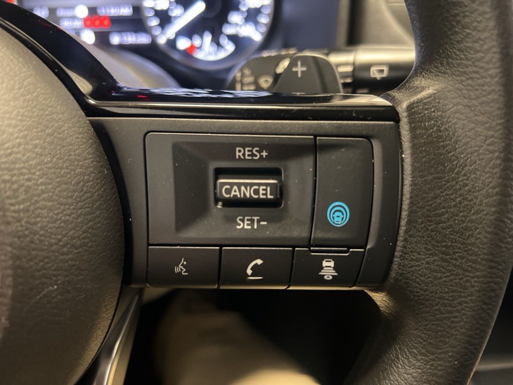 2022 Nissan Rogue SV photo
