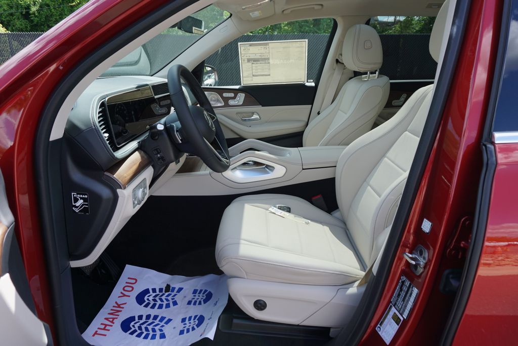 2025 Mercedes-Benz GLS 450 4MATIC 21