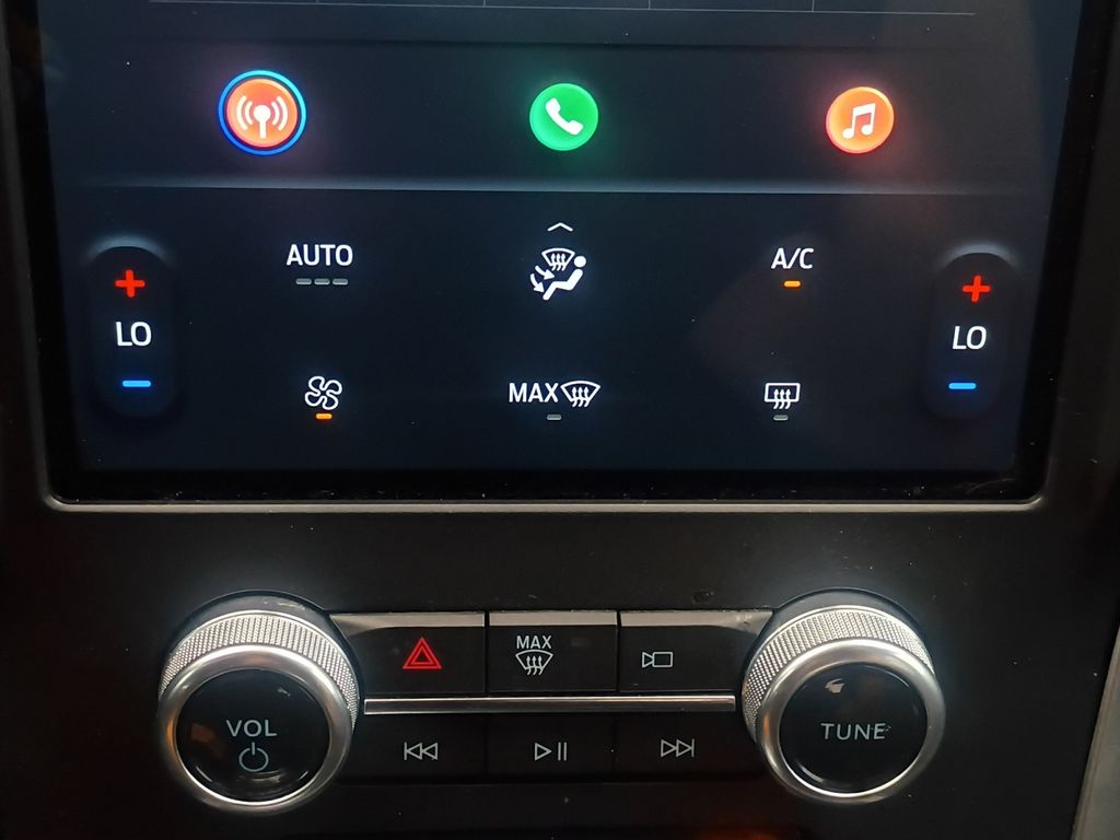 View vehicle photo 4