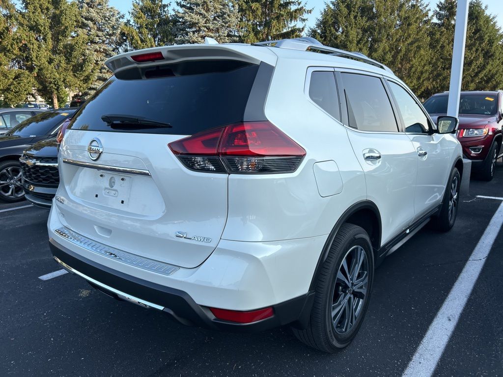 Thumbnail: 2018 Nissan Rogue - 3