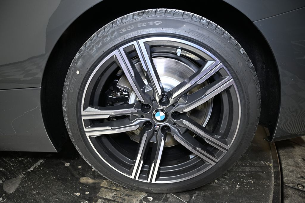 Thumbnail: 2026 BMW 8 Series - 20