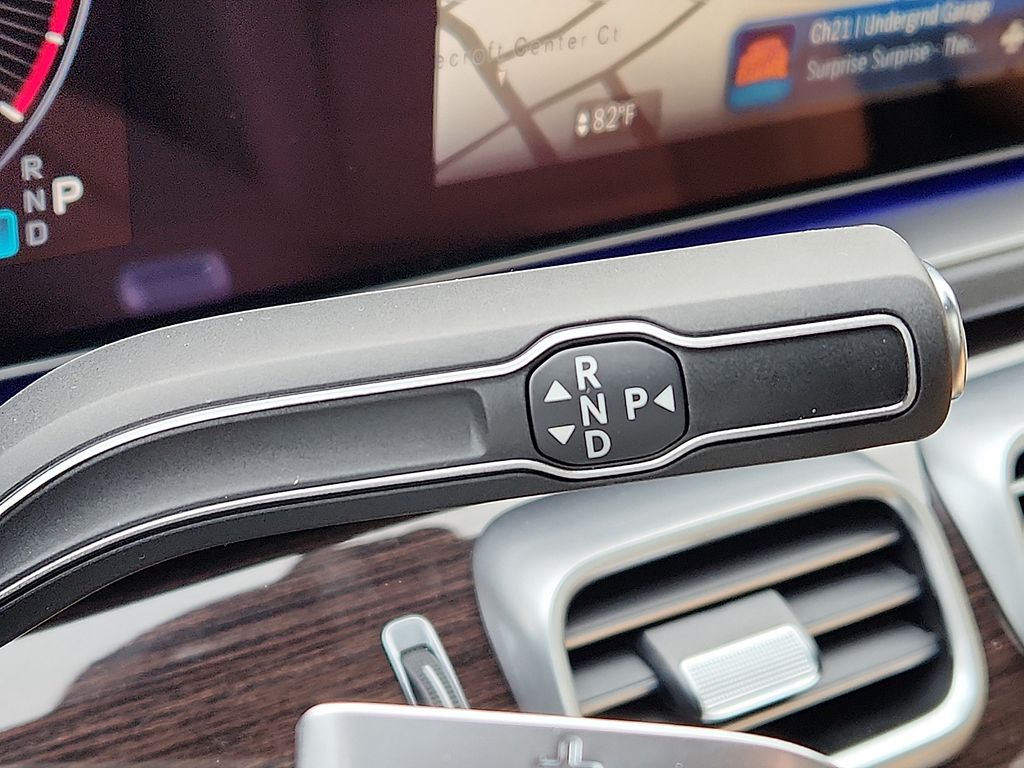 Thumbnail: 2026 Mercedes-Benz GLE - 10