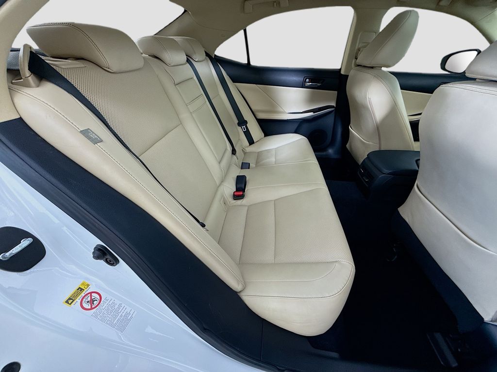 Thumbnail: 2014 Lexus IS - 23