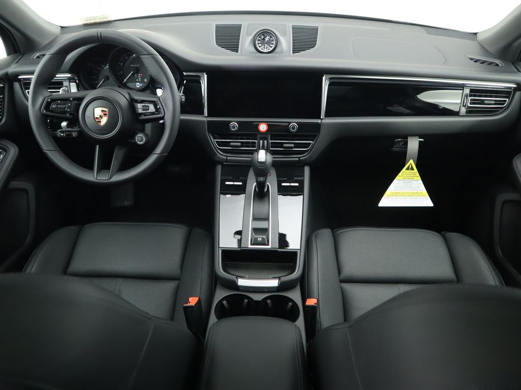 Thumbnail: 2025 Porsche Macan - 16