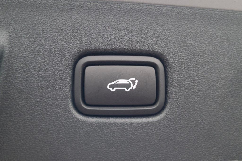 New 2026 Silver Hyundai SEL image 8