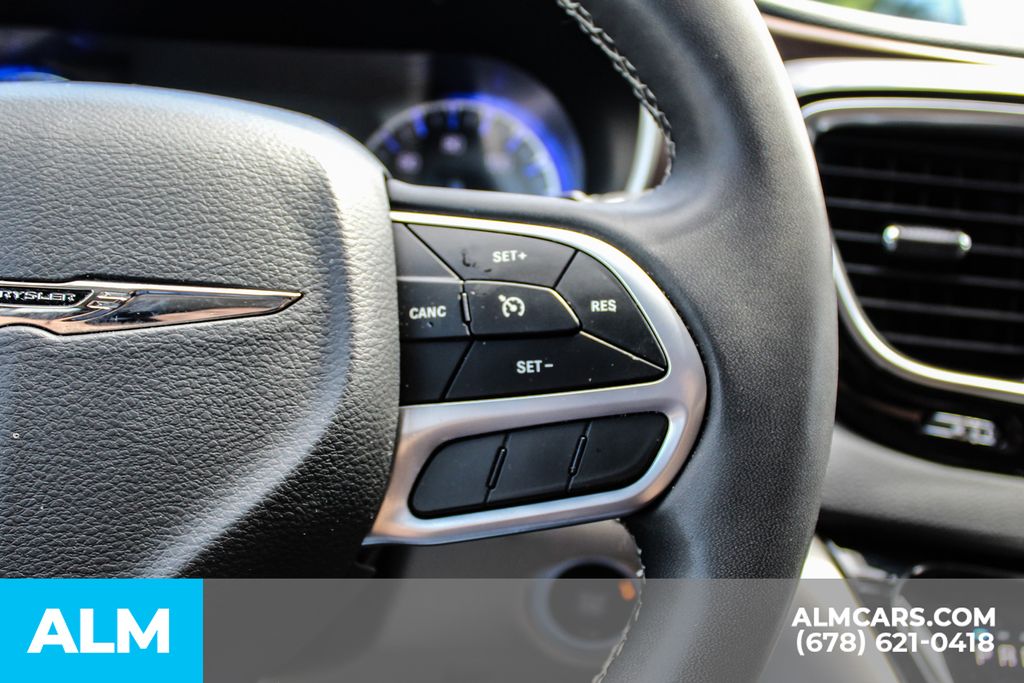 2023 Chrysler Voyager LX - Photo 30