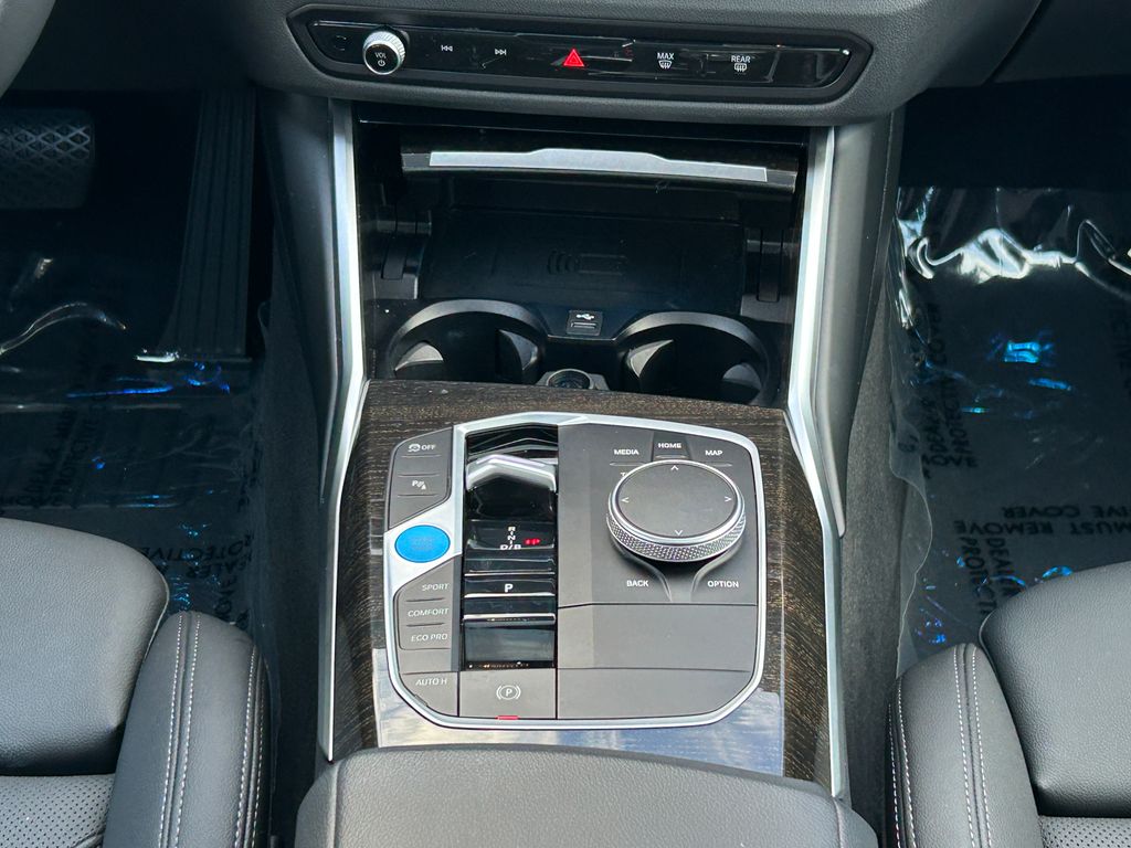 Thumbnail: 2023 BMW i4 - 27