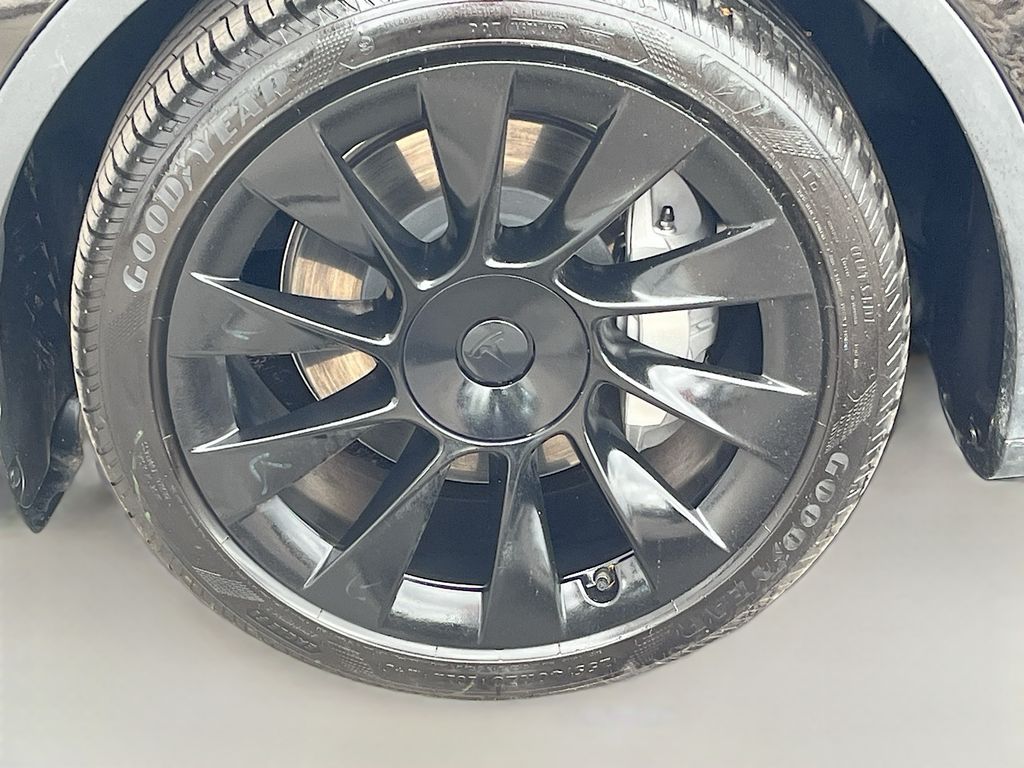 Used 2024 Black Tesla Long Range image 27