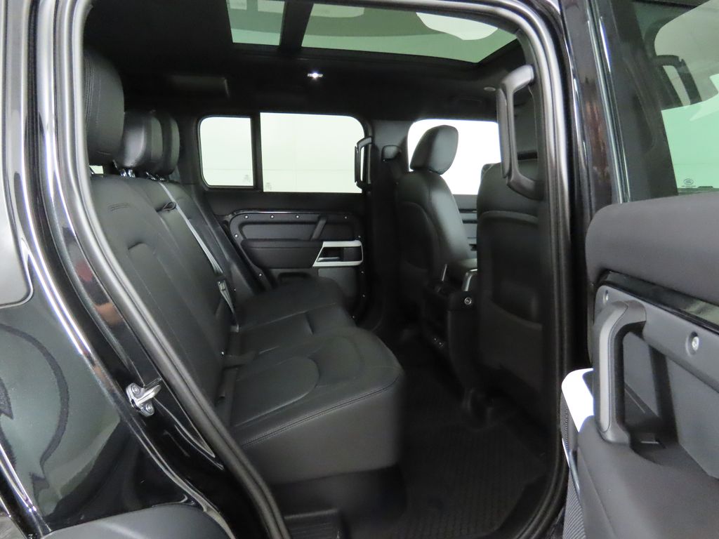 2024 Land Rover Defender 110 23