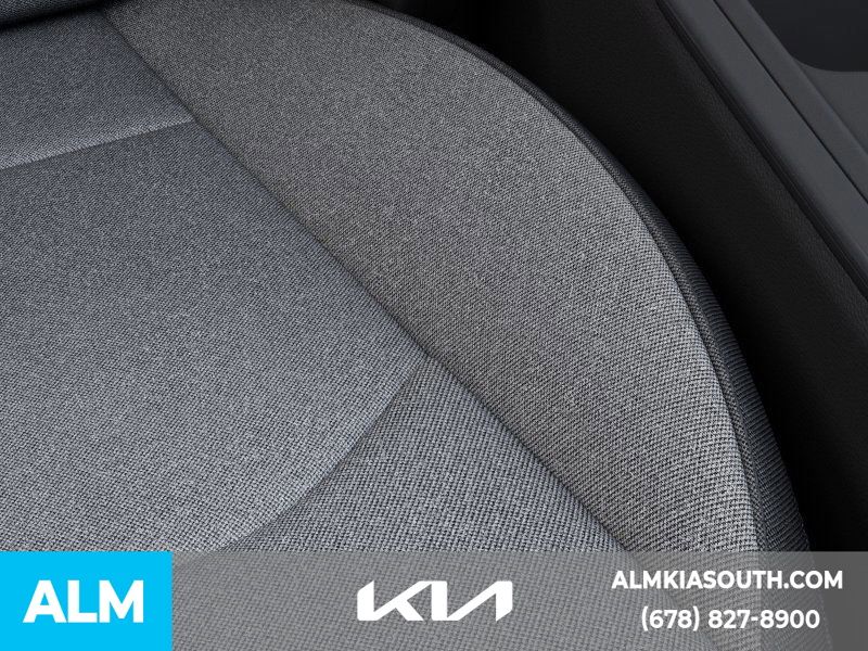 2025 Kia K4 LX photo 24