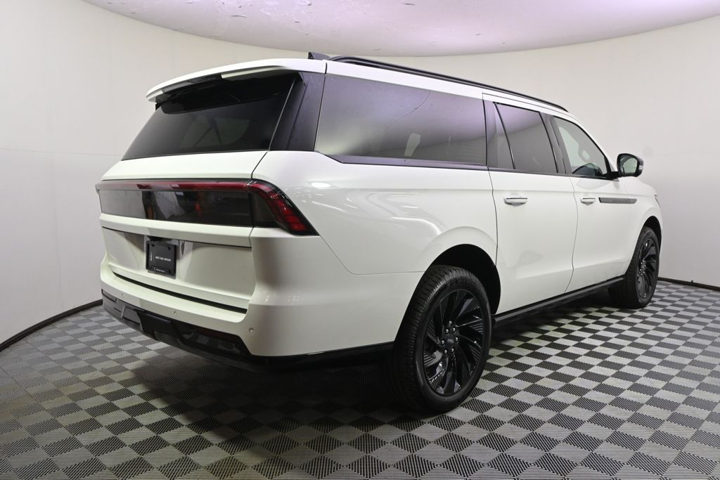 New 2026 White Lincoln Reserve image 7