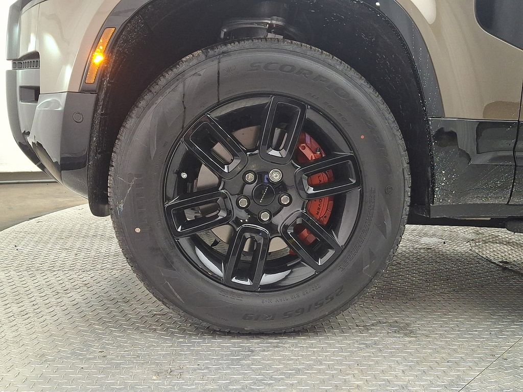 Thumbnail: 2026 Land Rover Defender - 5